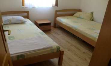 najam, izdaje se jednosoban apartman, Trebinje, Hrupjela, 4 osobe