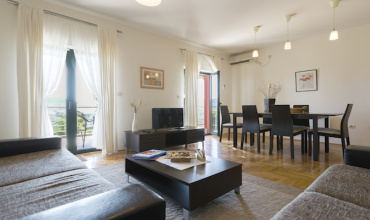 prodaje se dvosoban stan, apartman, Dubrovnik, Ivanica, 6 osoba, Trebnije, namješten stan