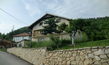 nekretnine Sarajevo, prodaja kuća, Poljine, devastirana kuća, stara kuća, pogled