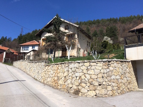 nekretnine Sarajevo, prodaja kuća, Poljine, devastirana kuća, stara kuća, pogled
