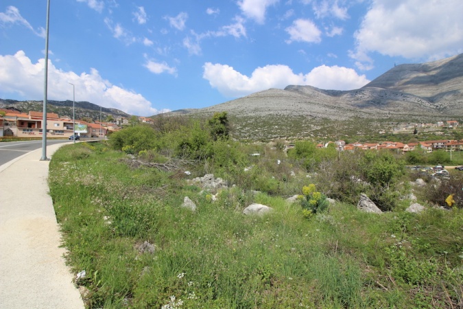 prodaje se, na prodaju, zemlja, komad zemlje, zemljište, građevinsko zemljište Trebinje