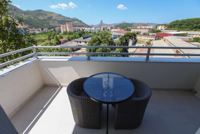 izdaje se, apartman, stan, dvosoban stan, Trebinje