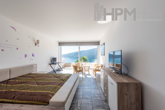 prodaja, Crna Gora, Herceg Novi, Djenovići, vila, vila s bazenom, pogled na more