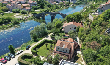 prodaja, vila, vila sa bazenom, Trebinje