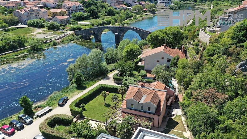 prodaja, vila, vila sa bazenom, Trebinje